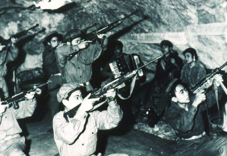 25 Vo 2499 Performance for Cuban visitors 10cmw